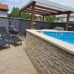 Apartament Nicol *