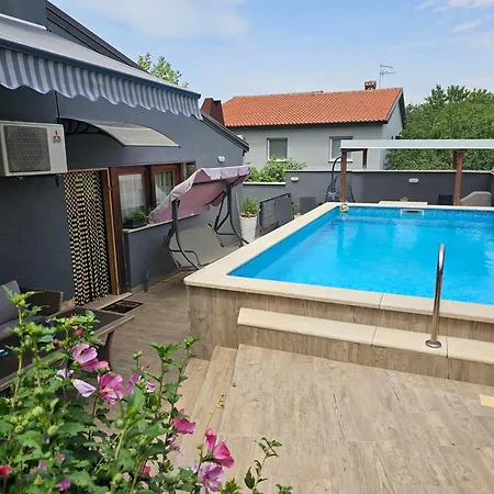 Apartment Nicol